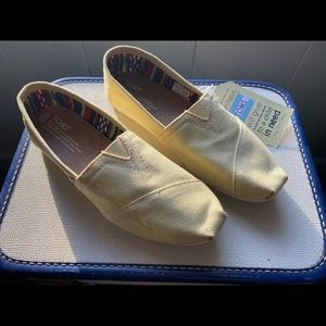 TOMS Classic Canvas Slip Ons